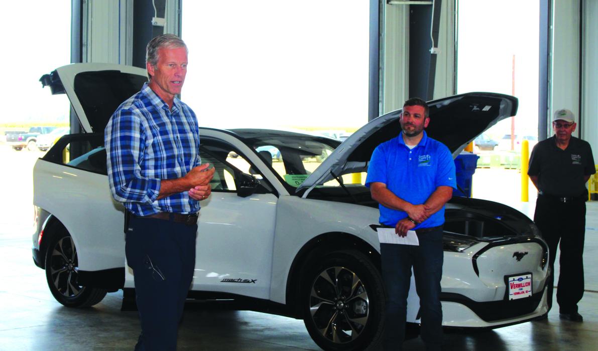 Union County Electric holds grand opening Dakota Dunes North Sioux